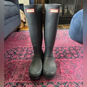 New hunter boots dark navy.